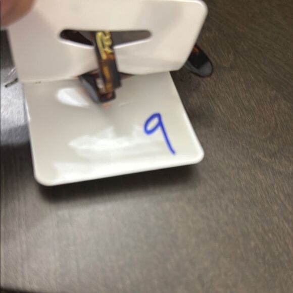 Signature Tortoise Shell Sunglasses - Picture 6 of 6